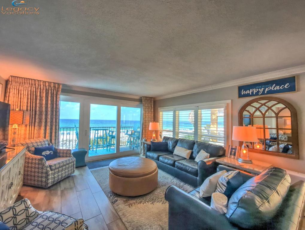 SO 401 - Lovely Remodeled 3 Bd Beachfront Condo!, Fort Walton Beach