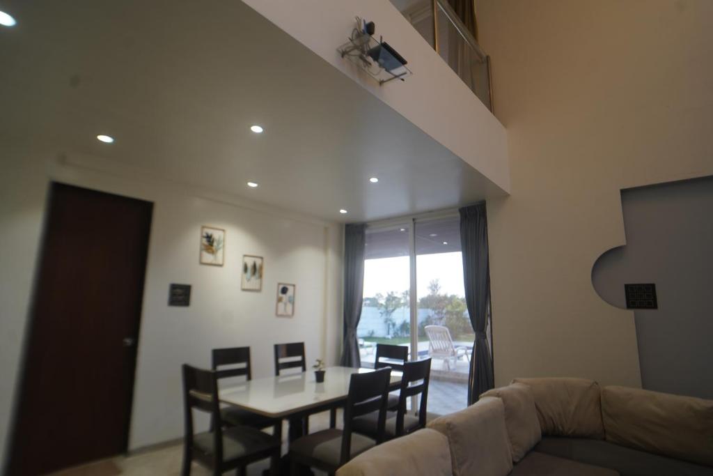 4 BHK Lavish villa in Bhose 전경