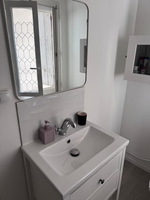 Le Farges-Chambre en colocation-Appartement partagé à 3min de La Gare ST Roch-LaConciergerieByNina - 4