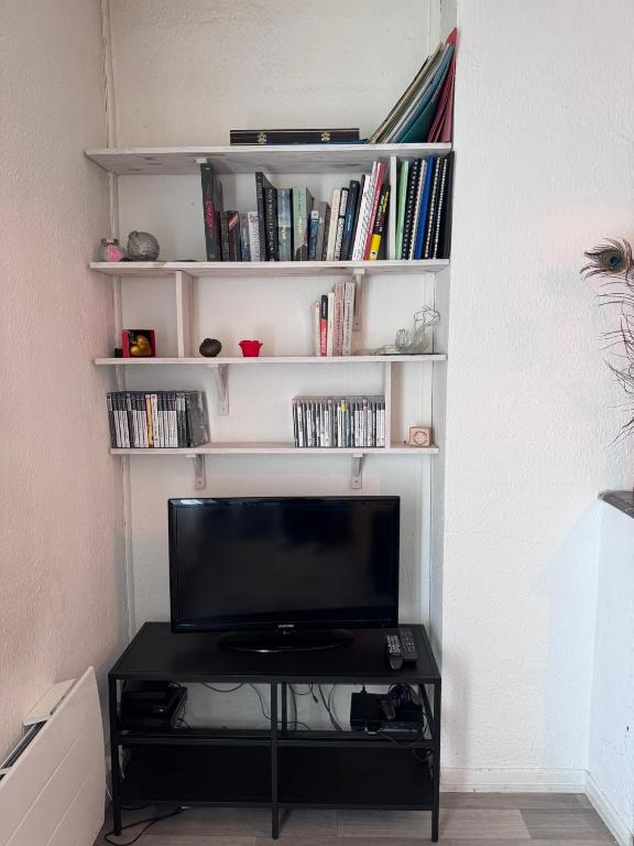 Le Farges-Chambre en colocation-Appartement partagé à 3min de La Gare ST Roch-LaConciergerieByNina - 5