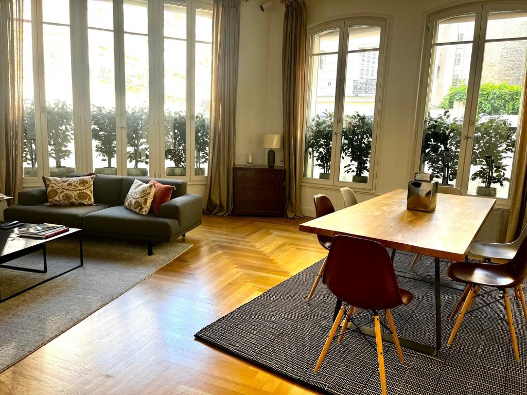 GuestReady - Luxurious Charm near Arc de Triomphe - 2