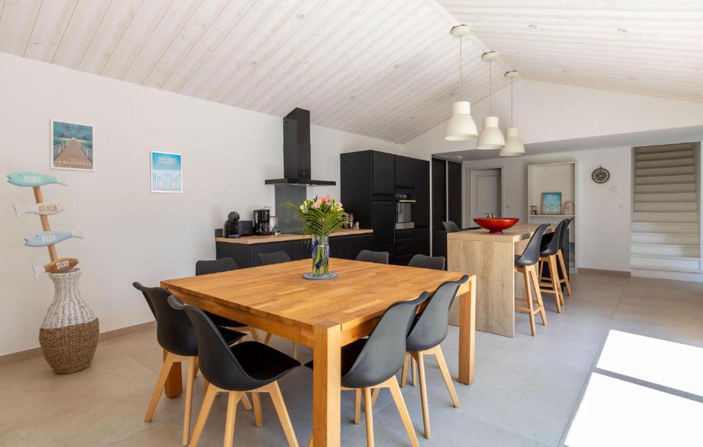 Lovely Home In Saint Jean De Monts - 4