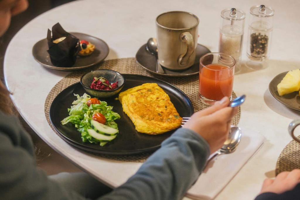 Comida y bebida