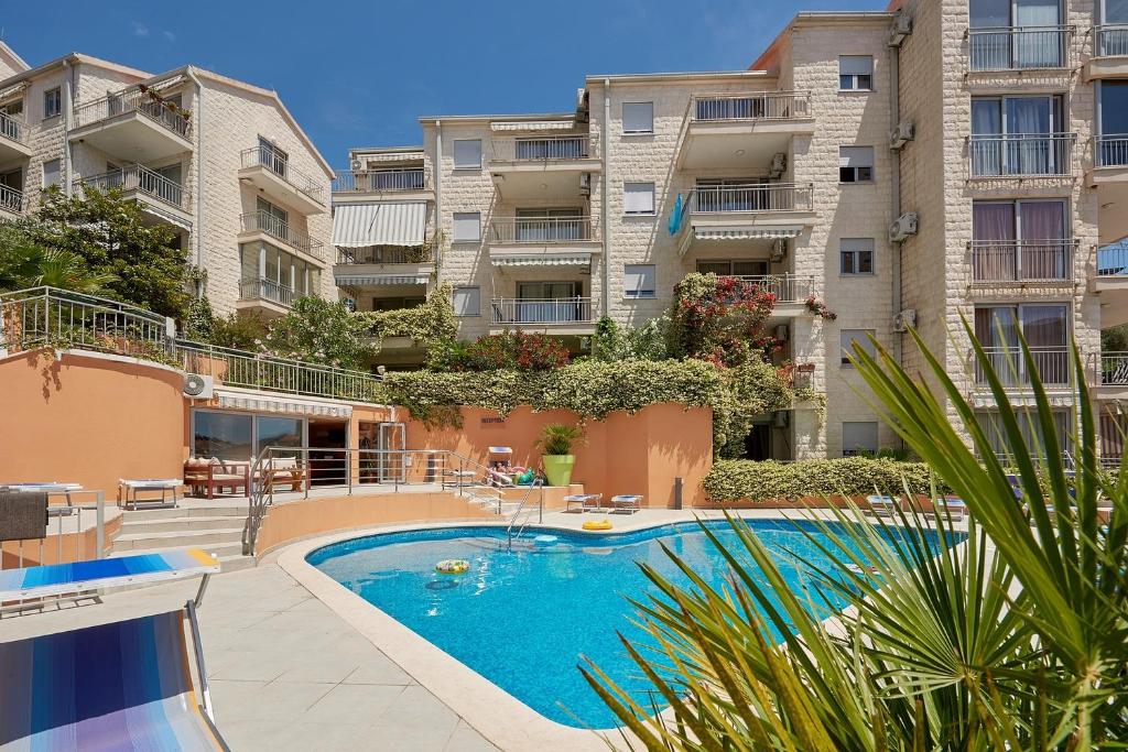 Summer Apartment with pool - 3