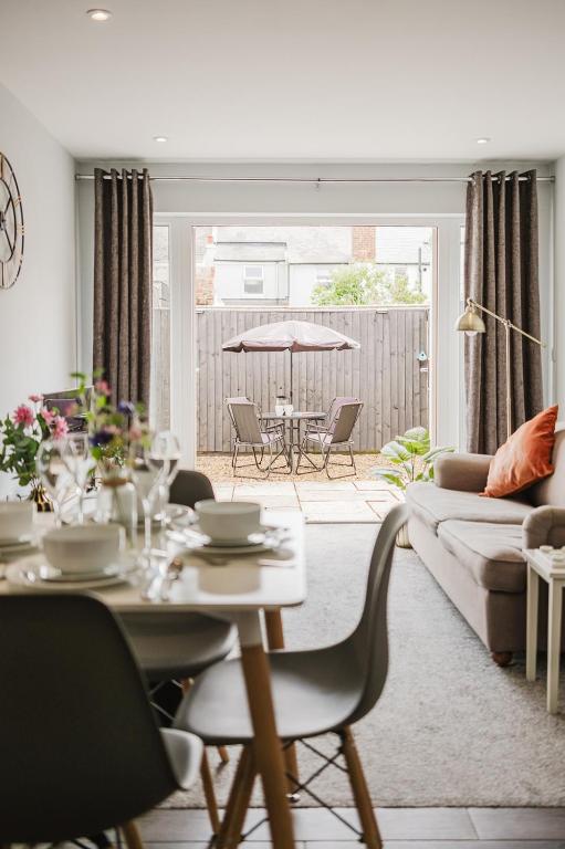 The Nook, Cheltenham photo 8