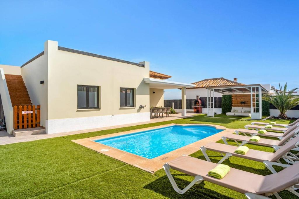 Villa Caleta Olas by Villa Plus - 1