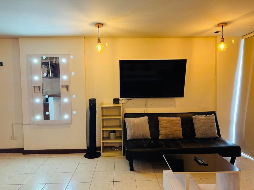 apartamento 5 minuto parque del poblado caminando - 2