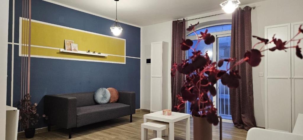 Xlendi cliffs, Xlendi