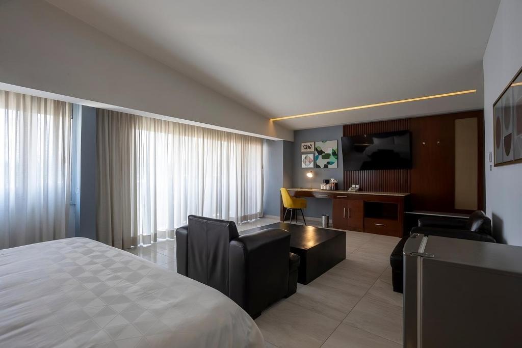 Holiday Inn Puebla Finsa By IHG バルコニー/テラス