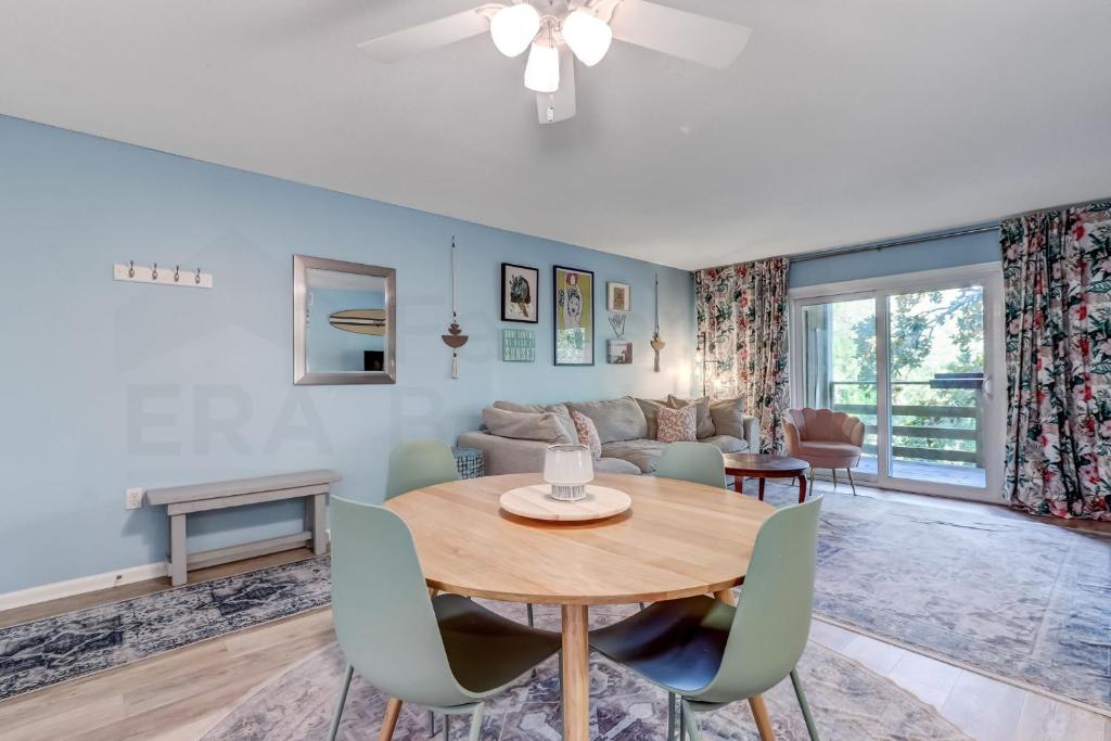 New Listing! Secluded location a few blocks from the beach, easy access by traveling the walkway, Fernandina Beach