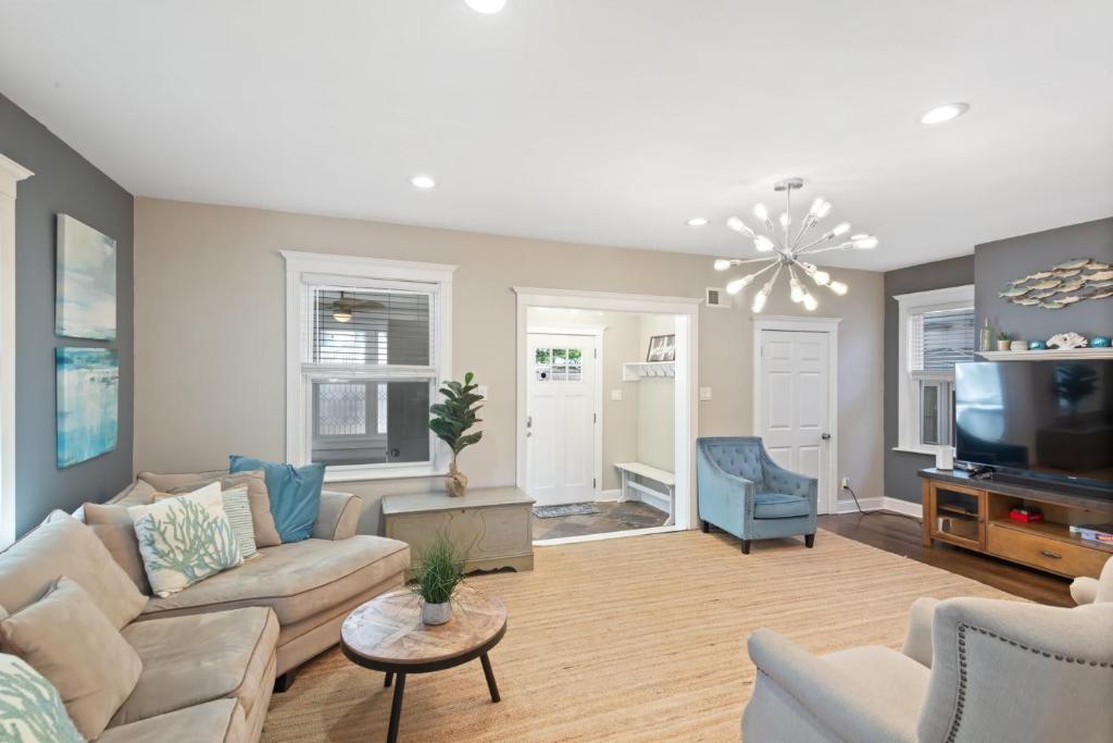 Dazzling Bungalow within 2 Blocks of Beach, Ventnor City