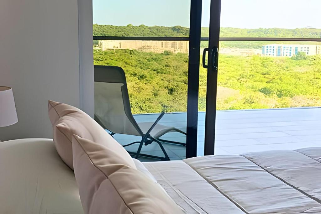 “Luxury Top Floor with Direct Beach Access” - 3