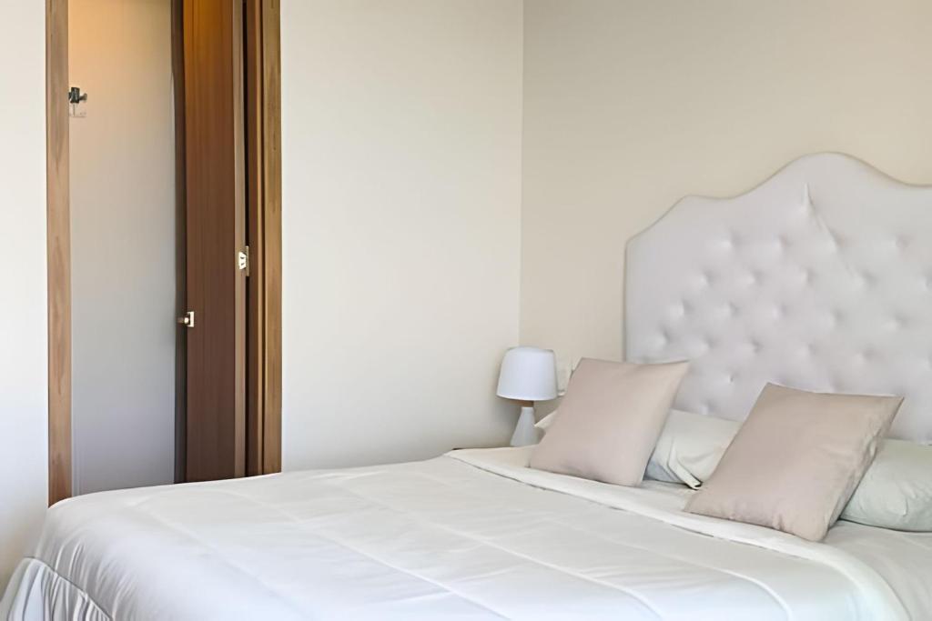 “Luxury Top Floor with Direct Beach Access” - 5