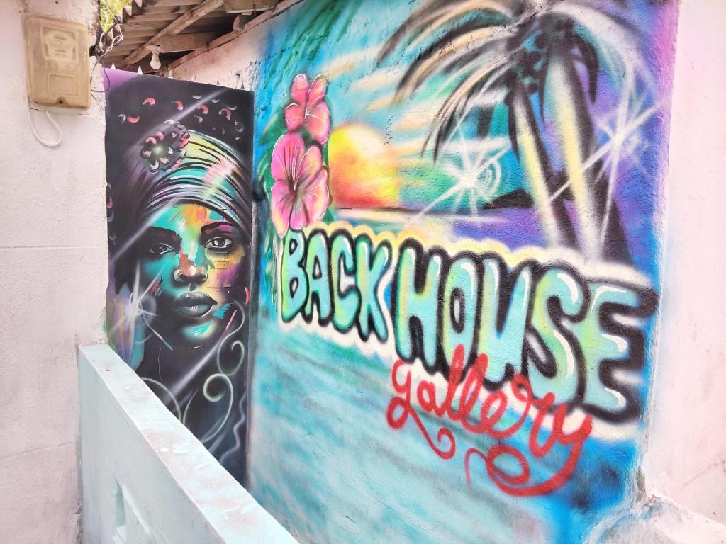 Backhouse gallery - 1