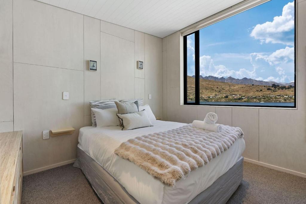 Fantail Uninterrupted Mountain and Lake View access, Queenstown