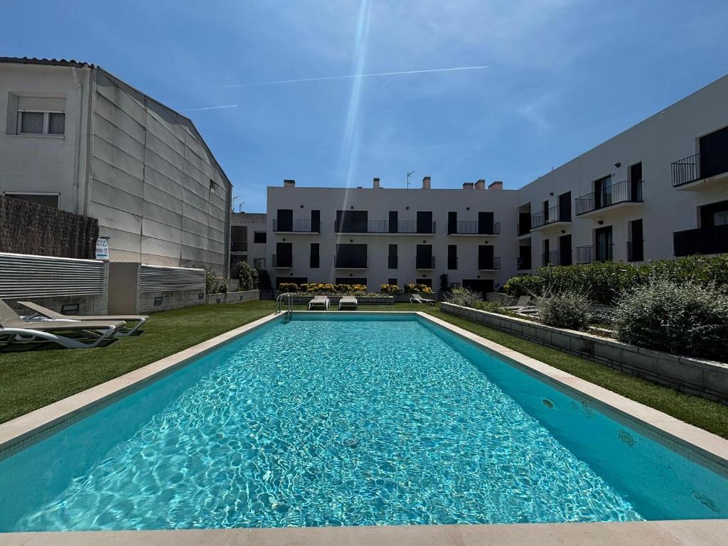 Apartamento céntrico con piscina, parking y a 200m de la playa en L'Estartit - ES-323-41 - 1