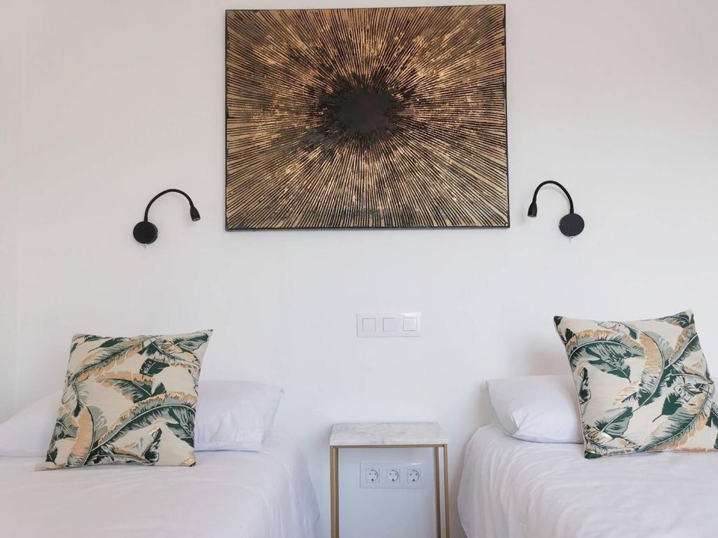 Stylish 2 Bedroom Bungalow By Pride Holiday Rentals - 4