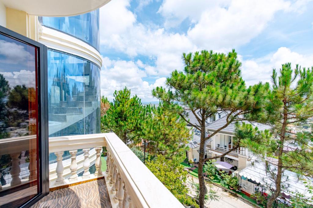 ダラス ホテル ダラット (Dallas Hotel Dalat) 周辺案内