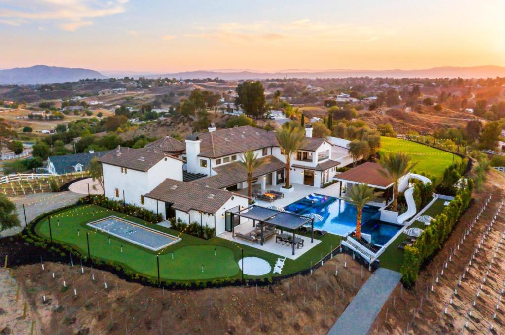 Vaquero By Fieldtrip Modern Wine Country Resort, Temecula