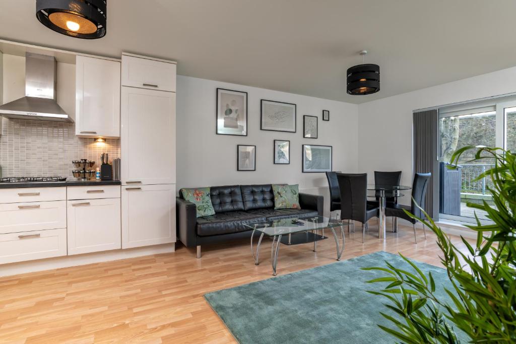 Queens Crescent - Stylish retreat and Tranquil, Aberdeen