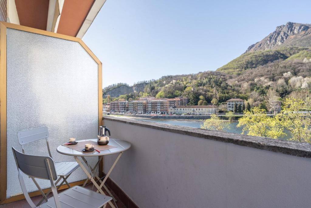 Lecco Lakefront Retreat - 2