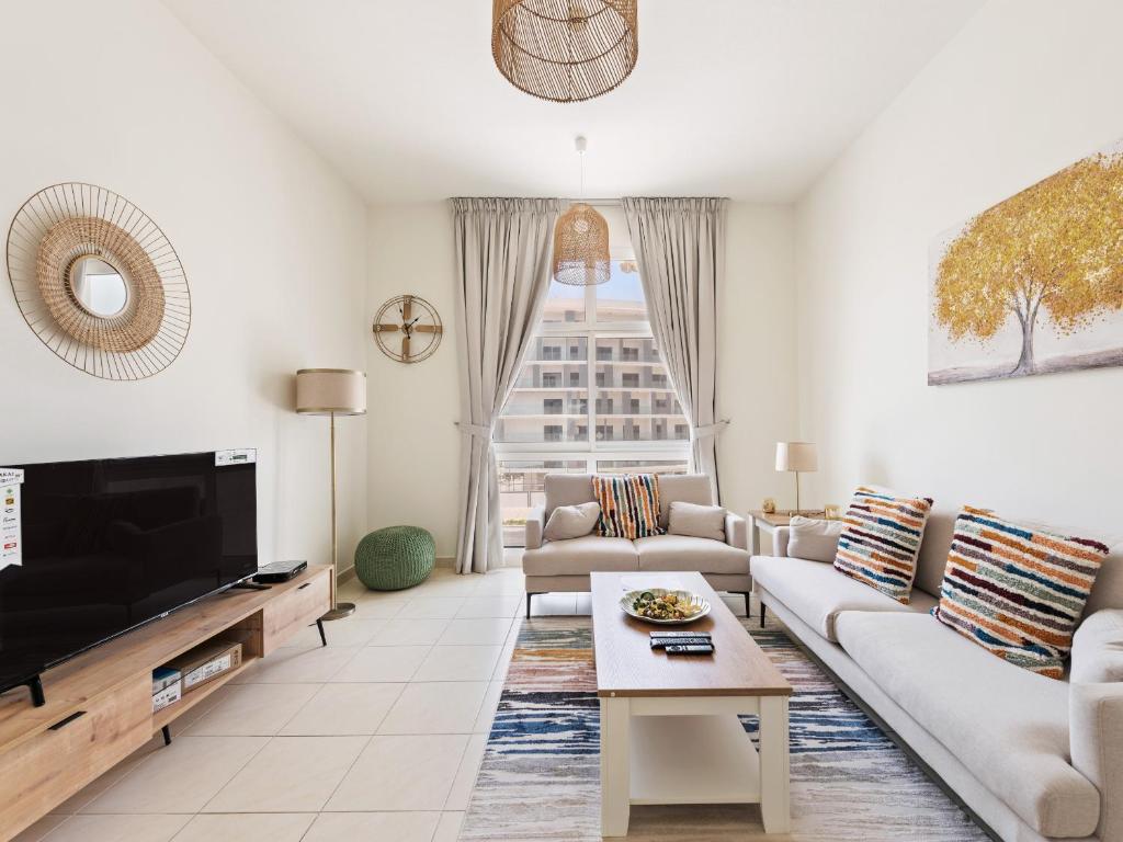 Fresh & Stylish 2BR In La Fontana, Dubaj