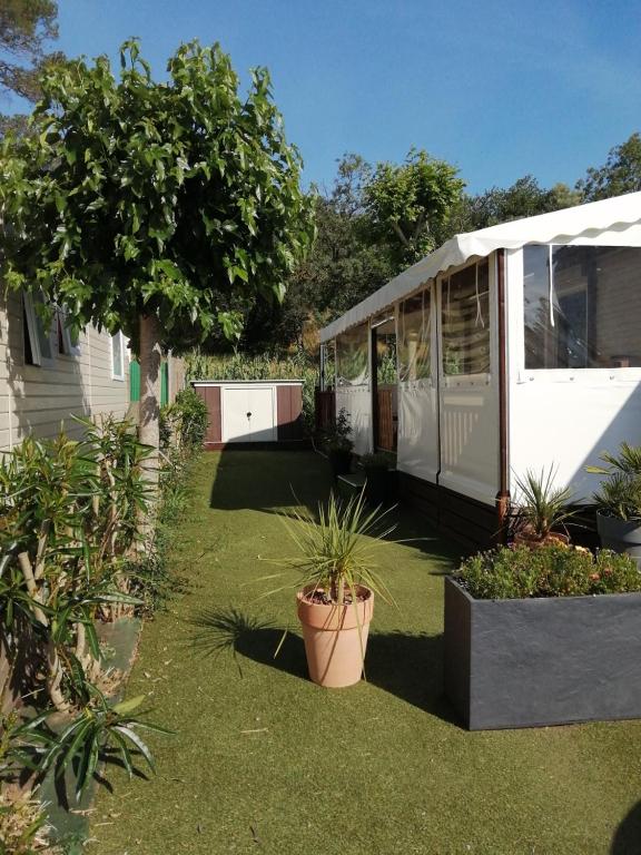 Mobil home tout équipé 6 places au calme Fréjus - 4