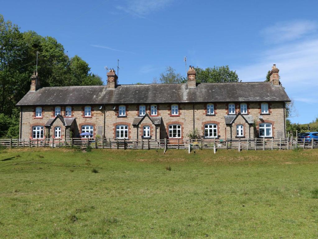 3 Railway Cottages, Long Marton