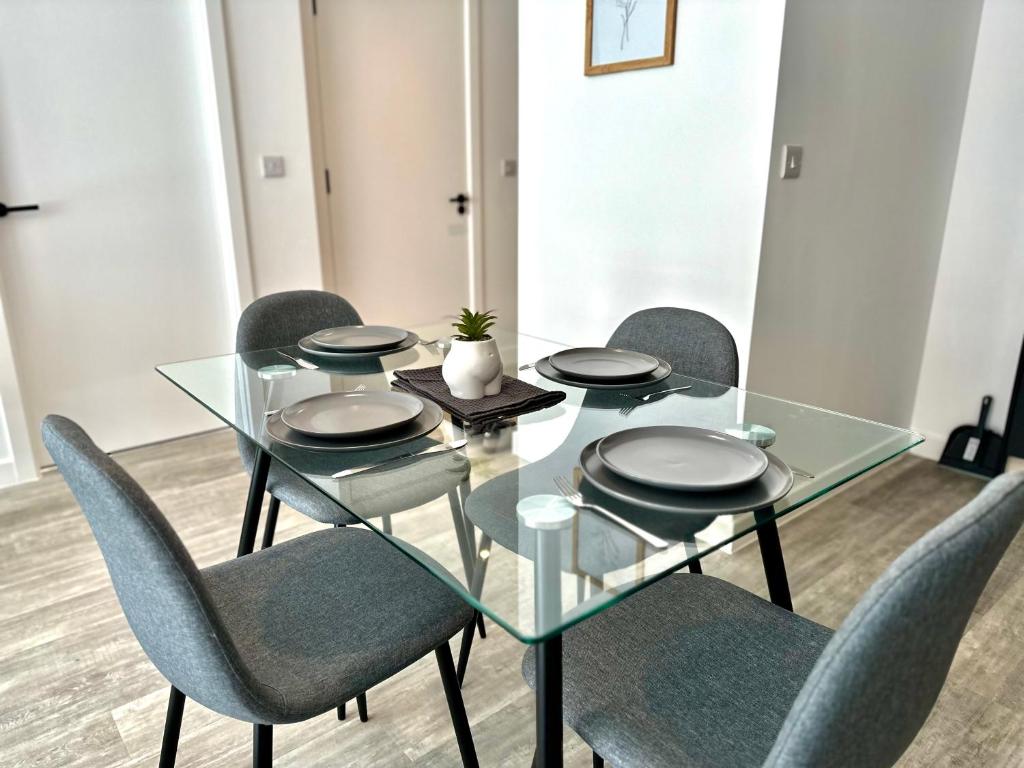 Sleeps 4 Central Ensuite - CityView & Parking, Manchester