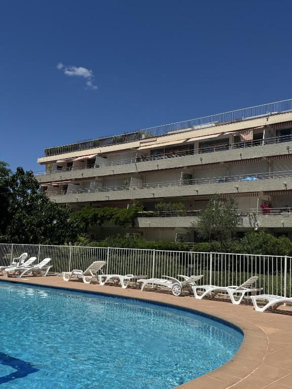 Studio in Saint tropez, swimming pool and parking - 2