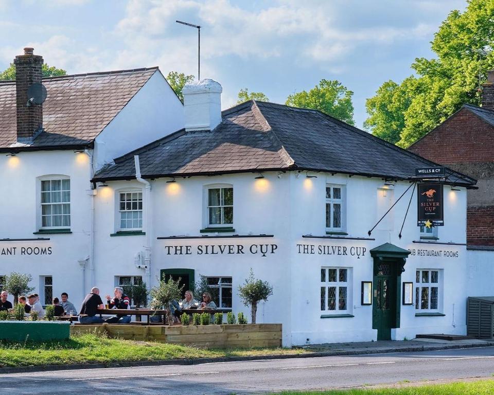 The Silver Cup, Harpenden