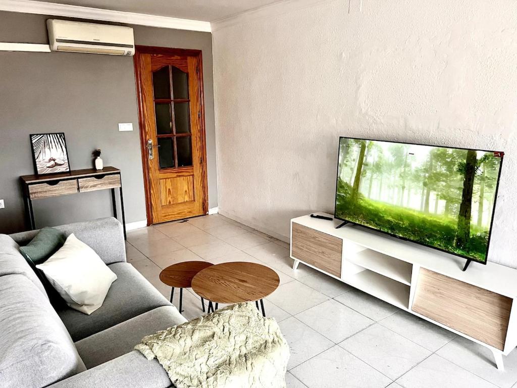Central Málaga Apartment with Fast Wi-Fi, Málaga