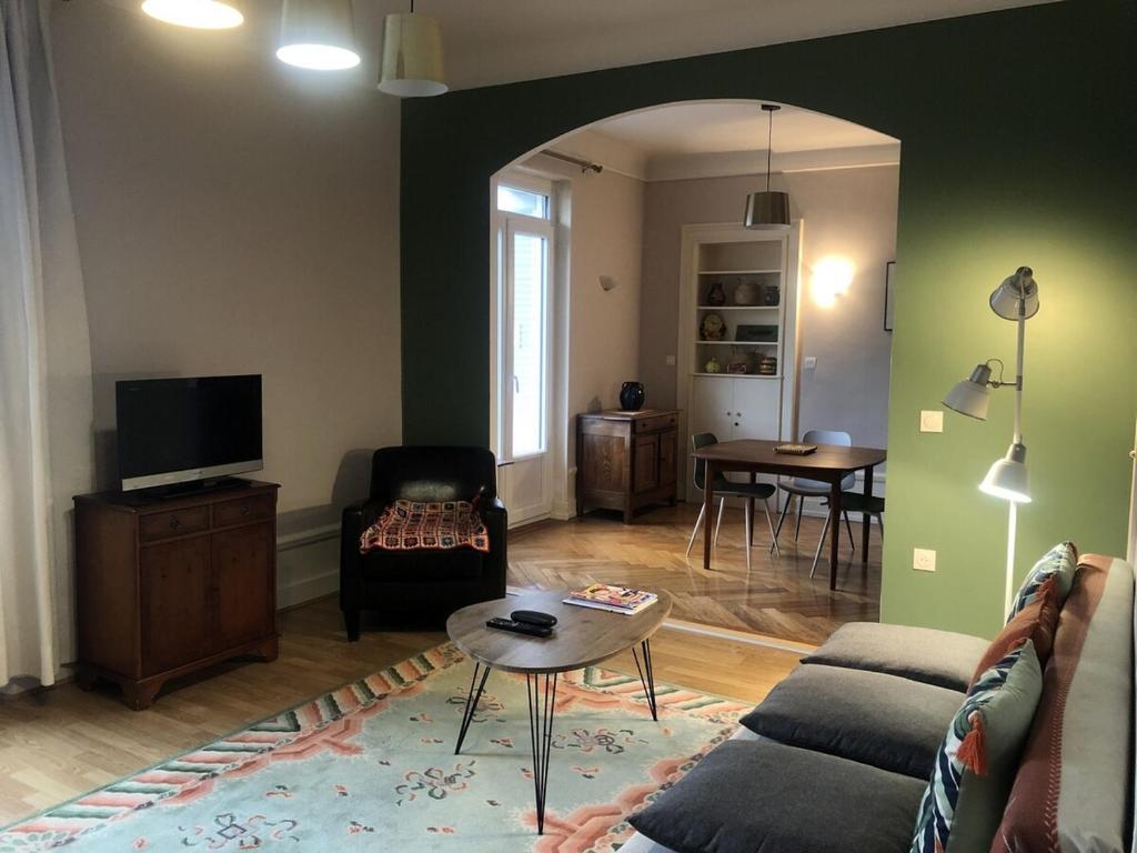 Appartement T2 60 m2 l'Albion vue lac 1 chambre parking et piscine, centre-ville - 5