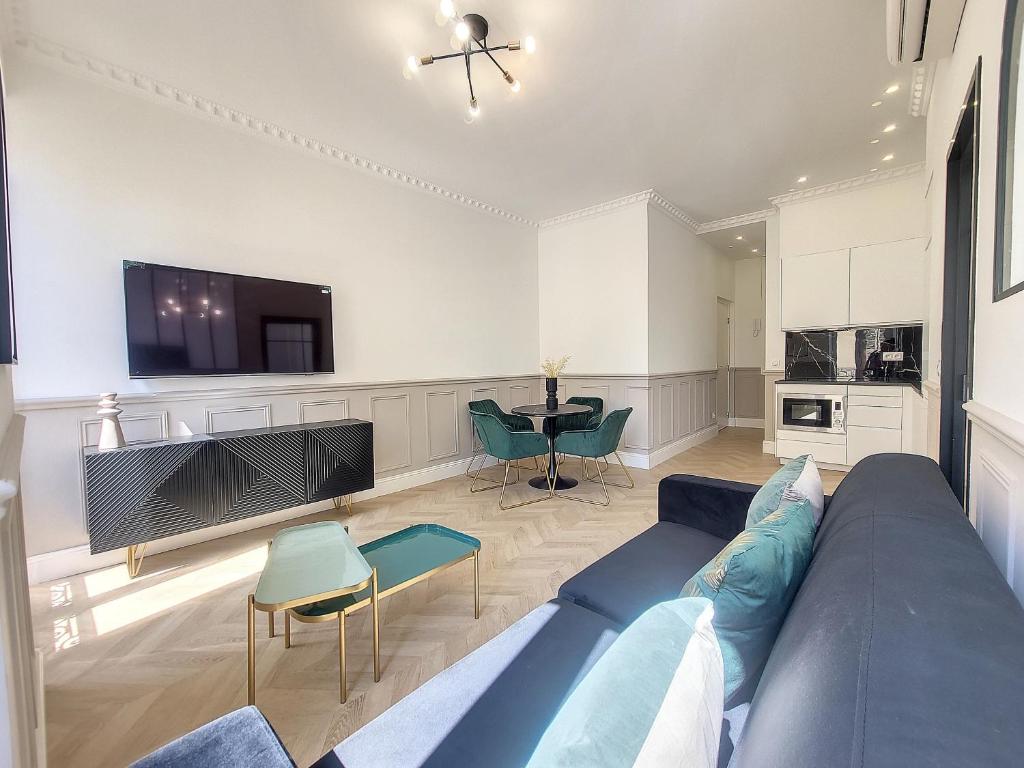 Nestor&Jeeves - EMERAUDE - Central - Modern - 5