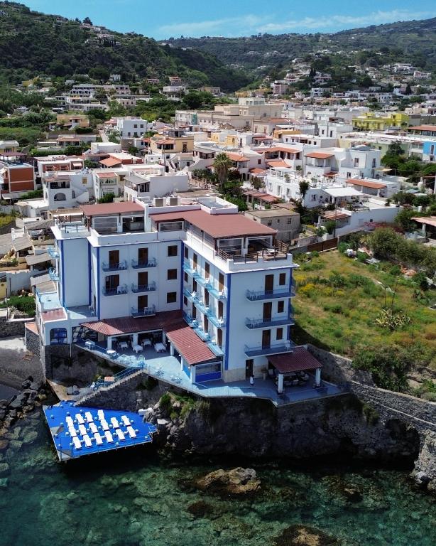 Hotel Rocce Azzurre - 1