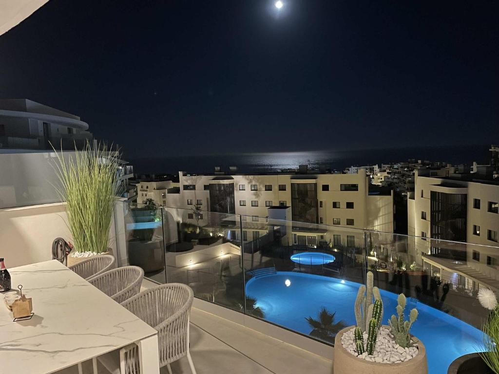 Huswell - Oceanview stay in Higueron West, Fuengirola