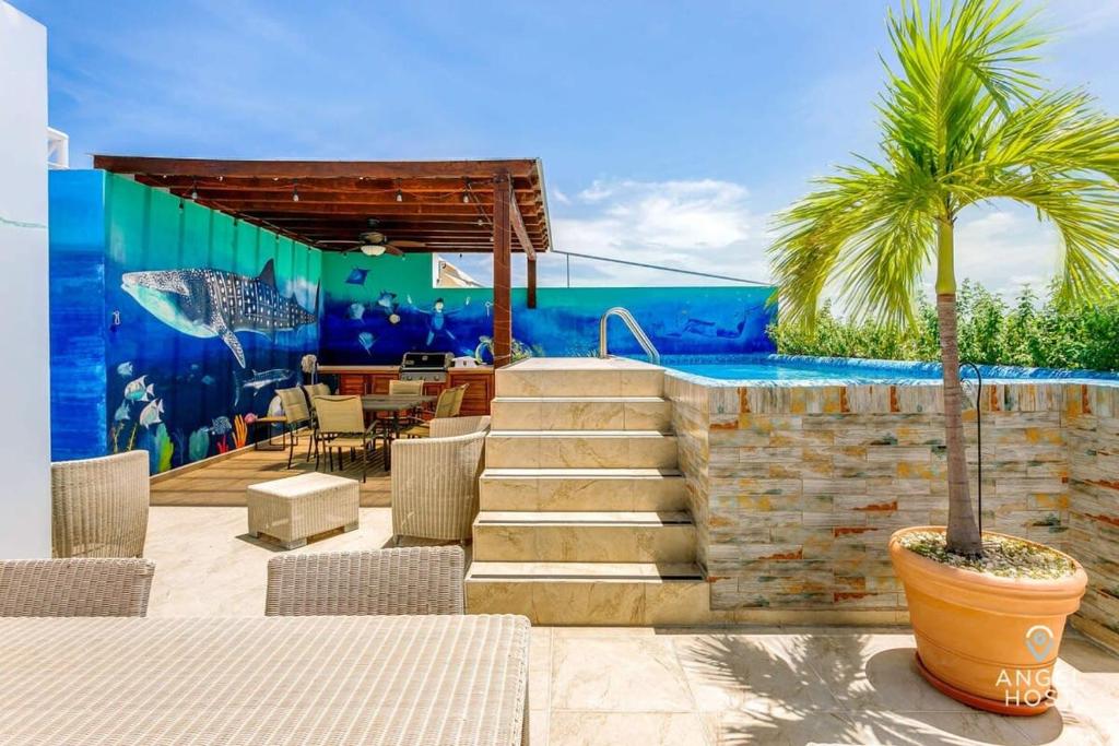 NEW Private Roof Pool and BBQ 2 Onsite Pools plus Cafe, Playa del Carmen