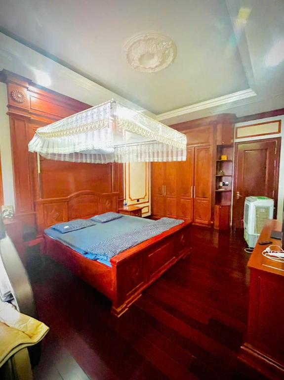 Nguyên căn biệt thự vườn, Ðồng Hới