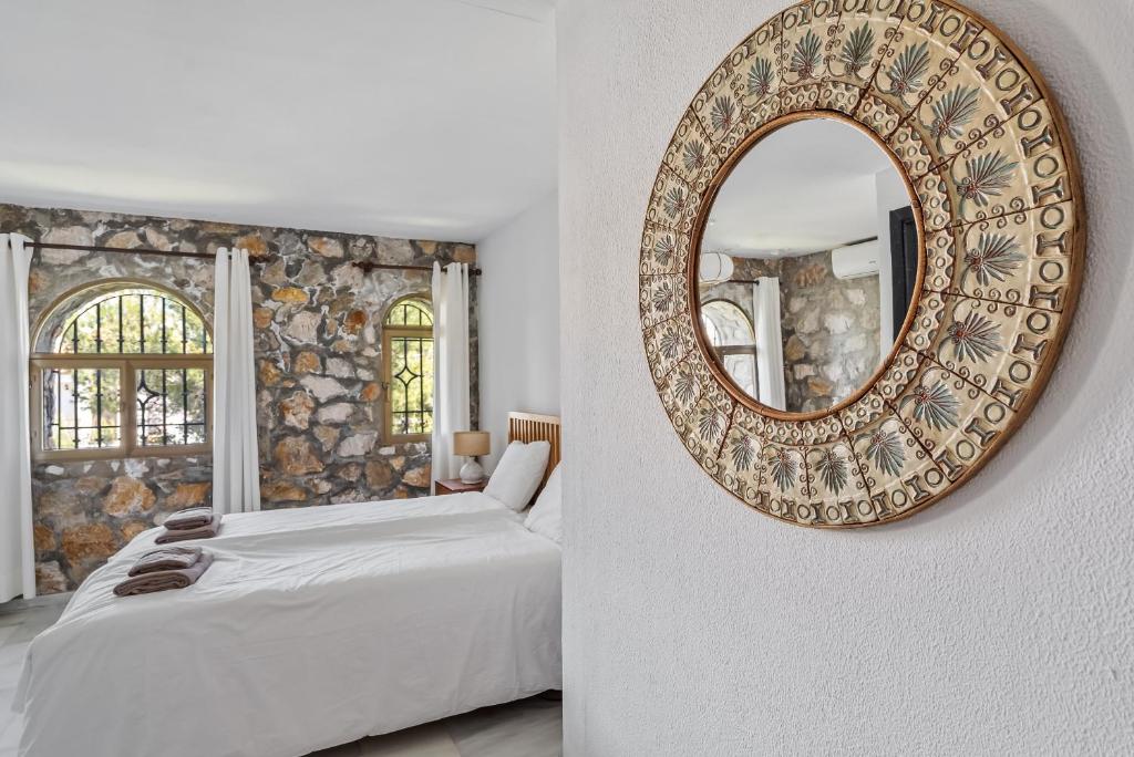Exclusive Villa, Wonderful Garden, Private Heated Pool - 5