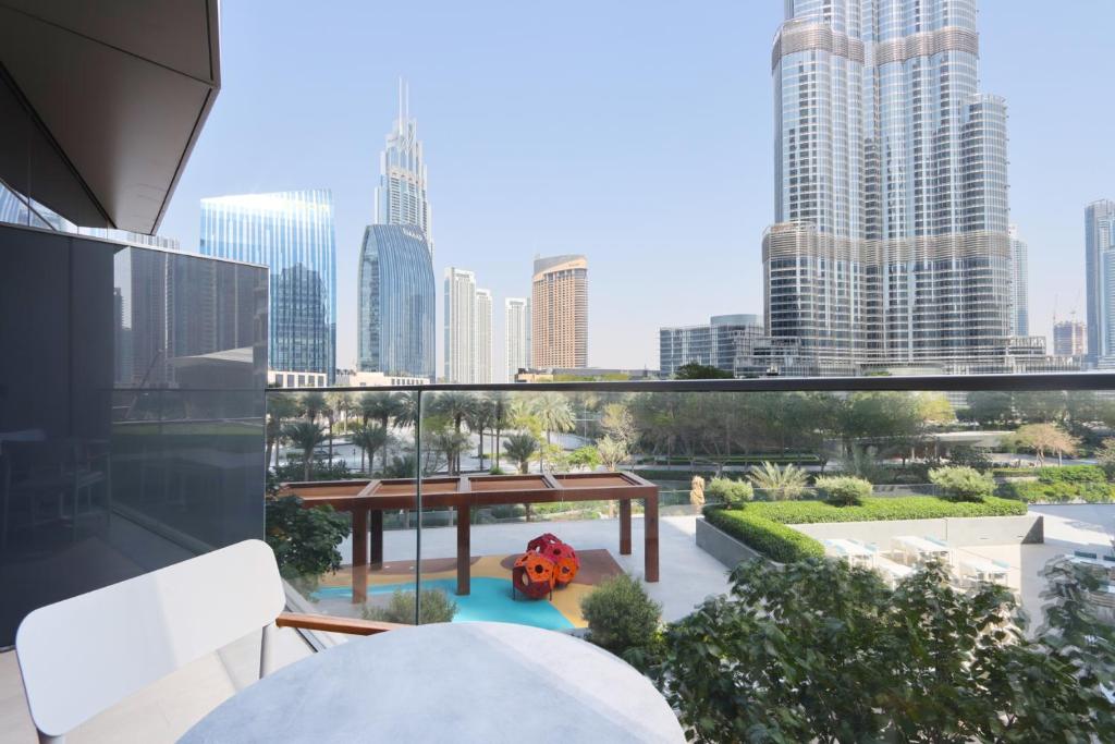 Livbnb-3BR with Burj Khalifa View, Heart of Downtown, Dubaj