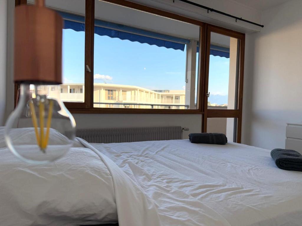 M002 Appartement T2 spacieux et lumineux avec balcon à deux pas du centre ville - 4
