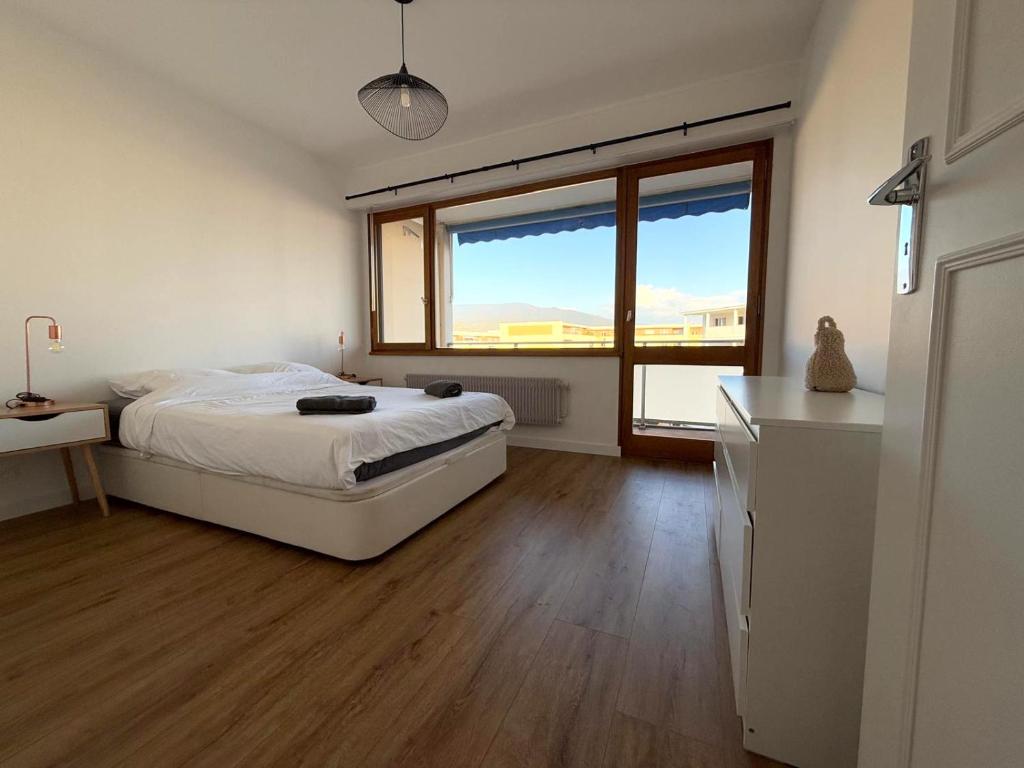 M002 Appartement T2 spacieux et lumineux avec balcon à deux pas du centre ville - 3