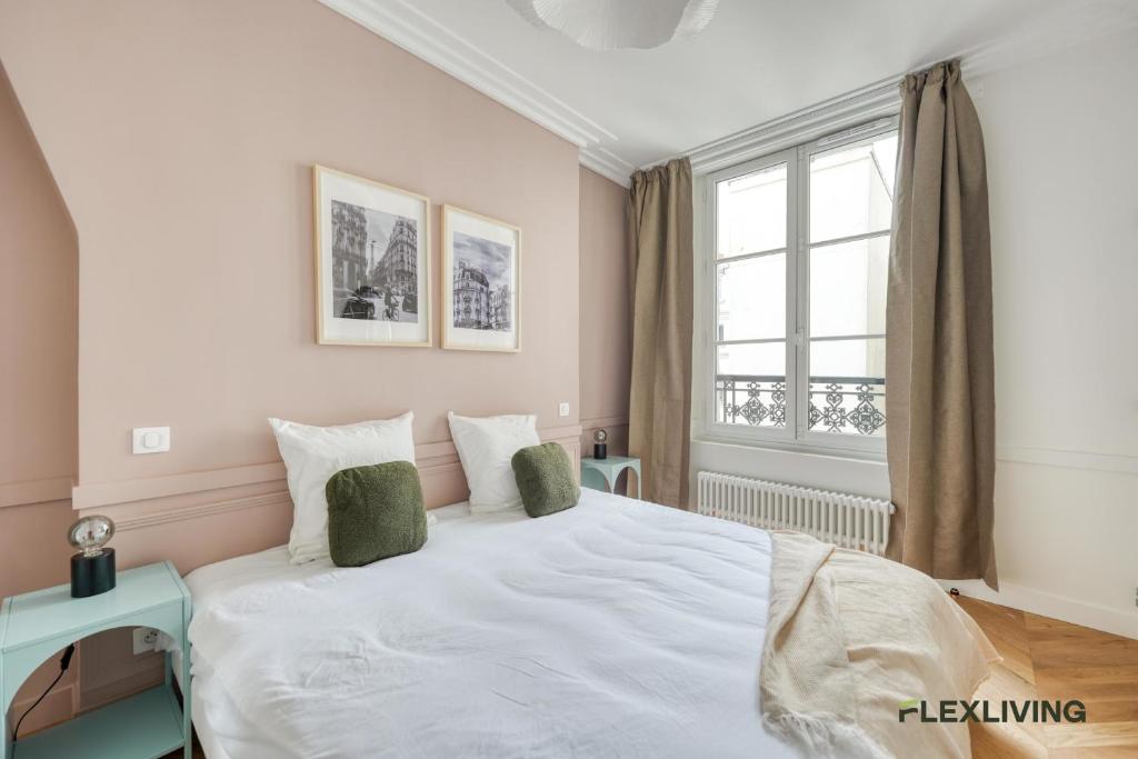 Bright 2-Bedroom Apartment 1 Living Room 2 Bedrooms 50 m Paris 9th - 2