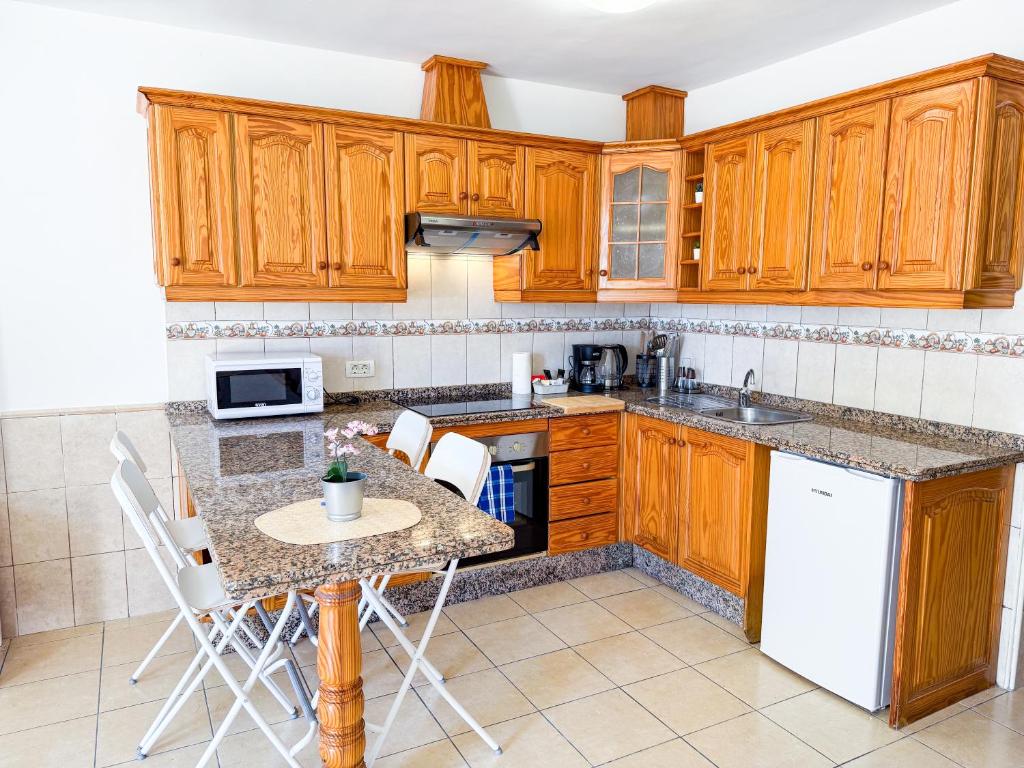 Las Rosas Home - 2