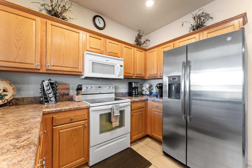 The Nest on Birdie Lane - For 8, Branson West