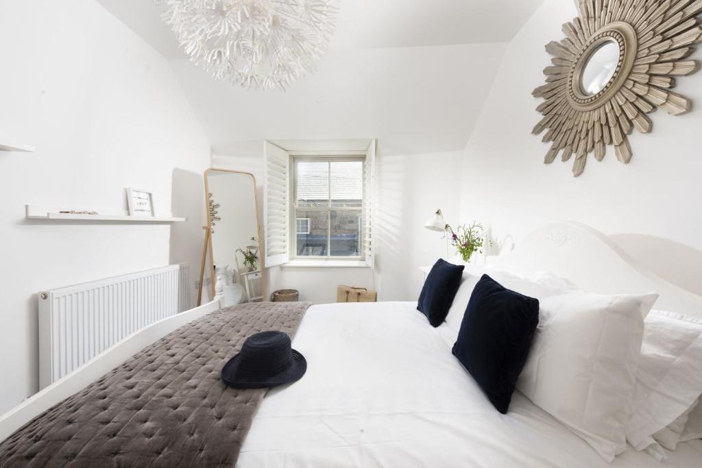 Piskey Cottage, Mousehole photo 2