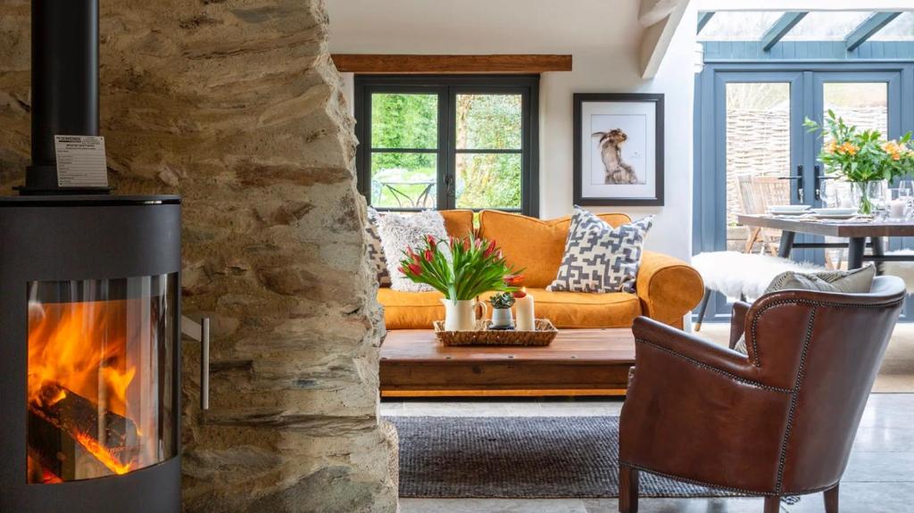 Riverside Retreat, Totnes