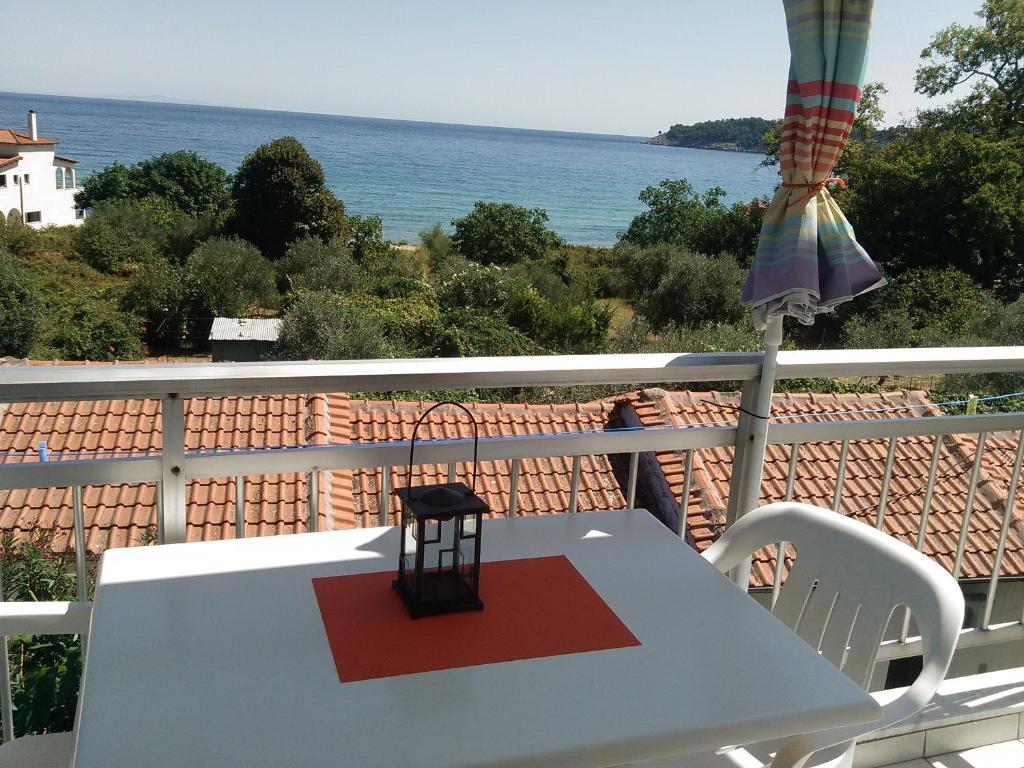 House Mantesos photo