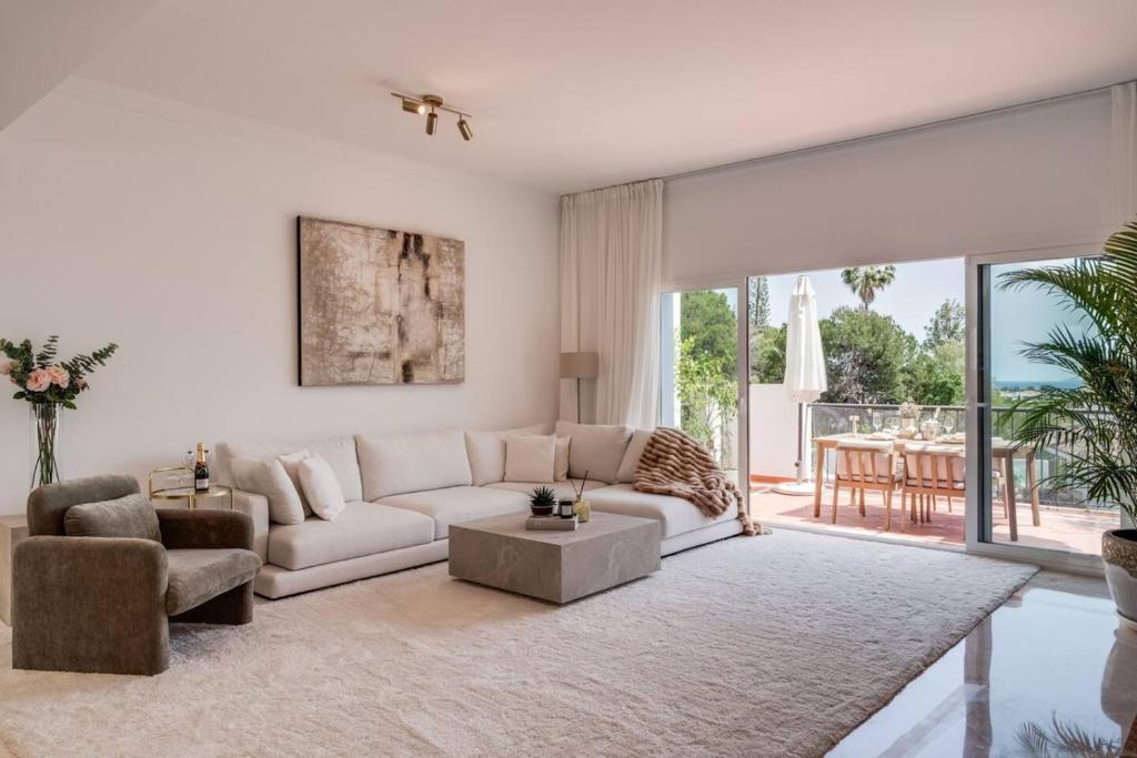 Luxury Penthouse With Sea View in Paraiso Pueblo - 3