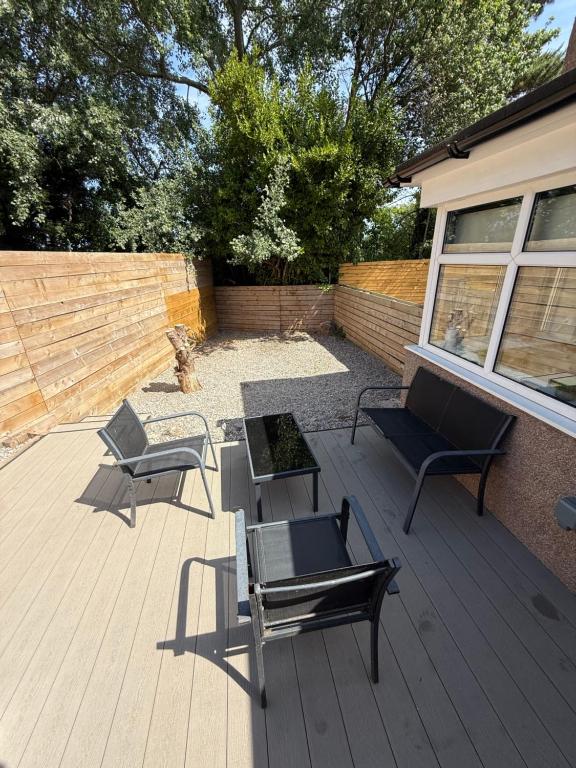 Modern 2 Bedroom Detached Cottage with Hot Tub, Abergele photo 8